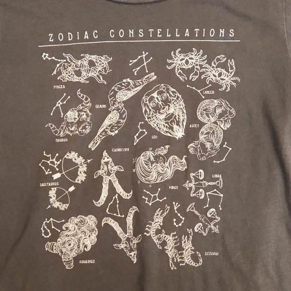 Juniors Fifth Sun Gray & White Zodiac Constellations Graphic Tee Size Large. - Picture 2 of 14
